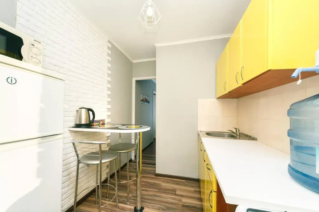 Уютная Студия На Метро Печерская В Центре Киева Apartment